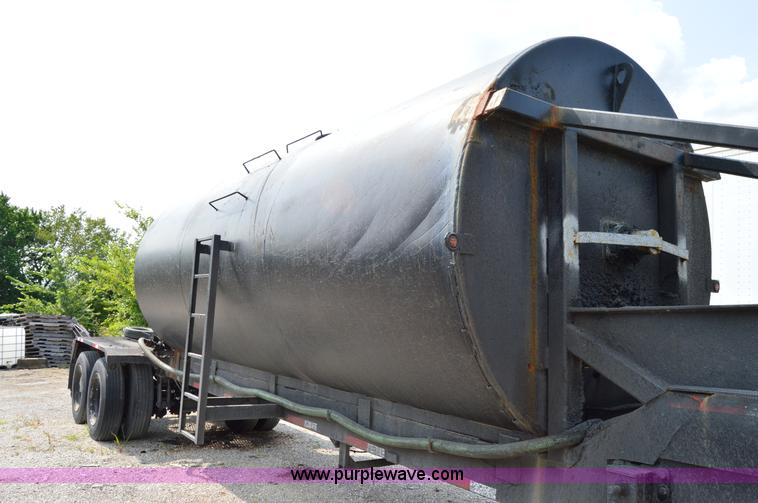 image for item H2832 1969 Trailmobile B31N5EDT tank trailer