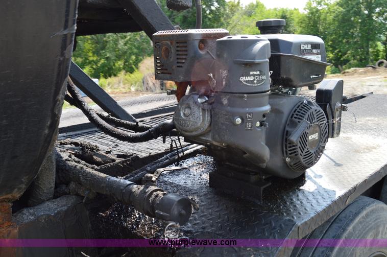 image for item H2832 1969 Trailmobile B31N5EDT tank trailer