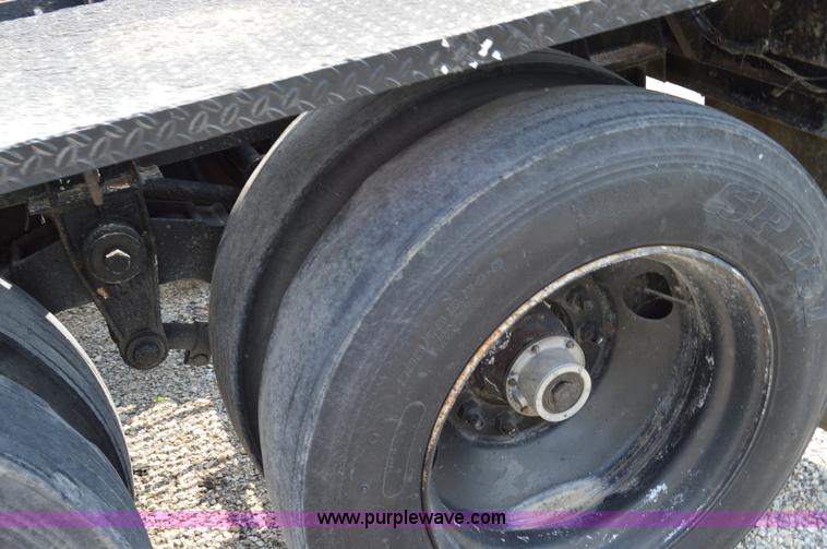 image for item H2832 1969 Trailmobile B31N5EDT tank trailer