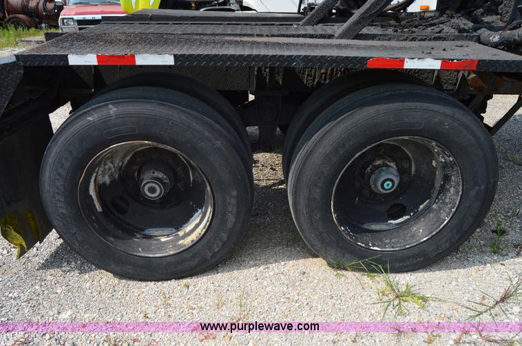 image for item H2832 1969 Trailmobile B31N5EDT tank trailer