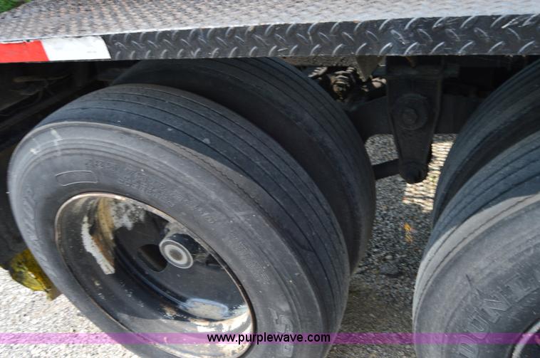 image for item H2832 1969 Trailmobile B31N5EDT tank trailer