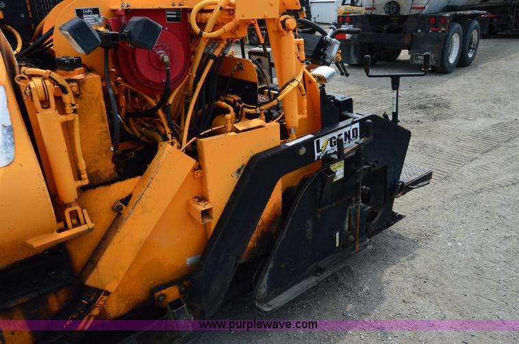 image for item H2833 2007 LeeBoy L8510T paver