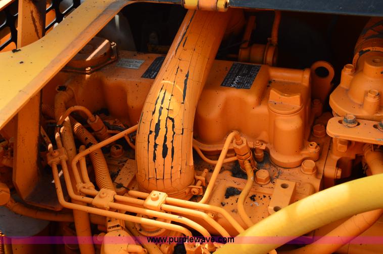 image for item H2833 2007 LeeBoy L8510T paver