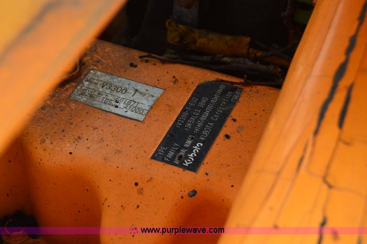 image for item H2833 2007 LeeBoy L8510T paver