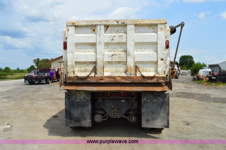 image for item H2834 1992 Kenworth T600 dump truck