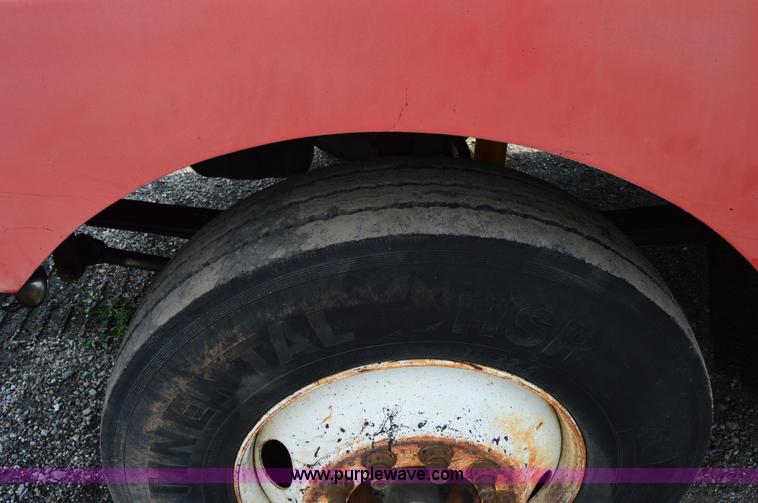 image for item H2834 1992 Kenworth T600 dump truck