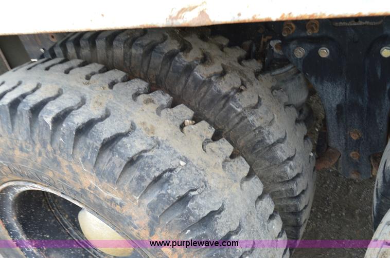 image for item H2834 1992 Kenworth T600 dump truck