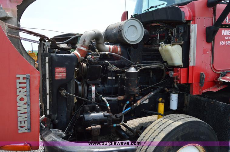 image for item H2834 1992 Kenworth T600 dump truck