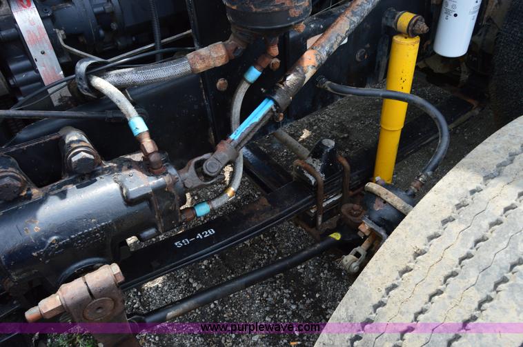 image for item H2834 1992 Kenworth T600 dump truck