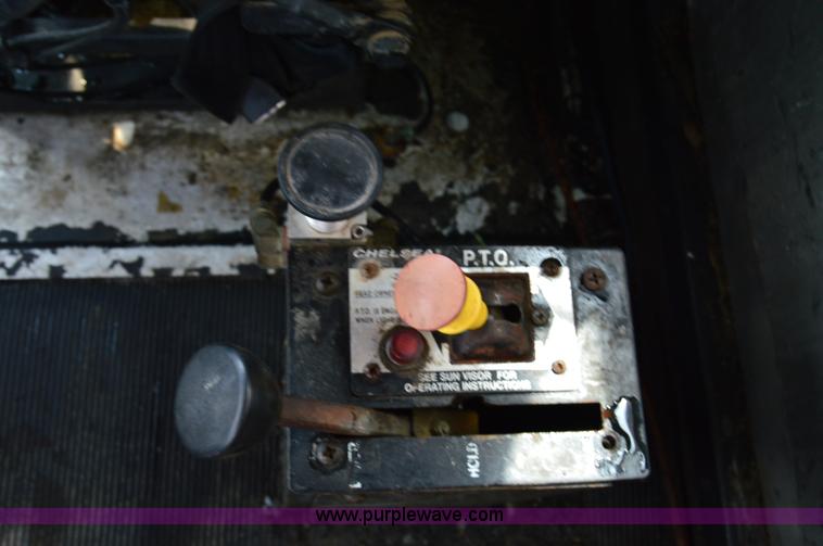 image for item H2834 1992 Kenworth T600 dump truck