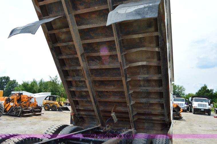 image for item H2834 1992 Kenworth T600 dump truck