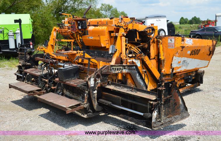 image for item H2835 2001 Lee Boy L8500T paving machine