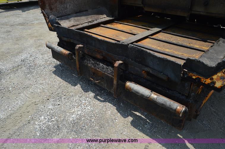 image for item H2835 2001 Lee Boy L8500T paving machine