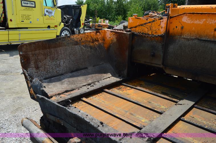 image for item H2835 2001 Lee Boy L8500T paving machine