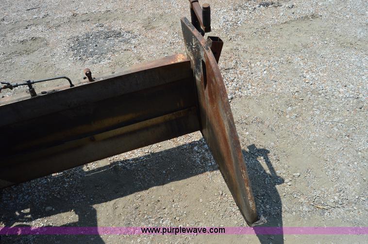 image for item H2835 2001 Lee Boy L8500T paving machine