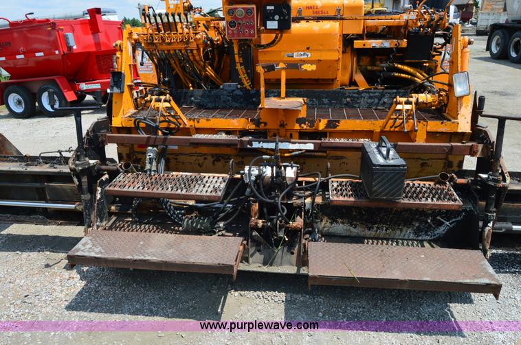 image for item H2835 2001 Lee Boy L8500T paving machine
