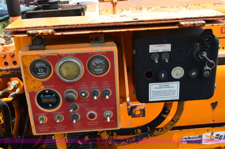 image for item H2835 2001 Lee Boy L8500T paving machine