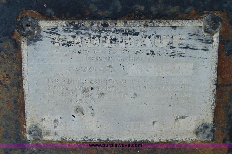 image for item H2836 1972 Fruehauf TEH-F2-R seal coat trailer