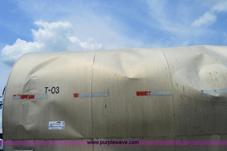 image for item H2836 1972 Fruehauf TEH-F2-R seal coat trailer