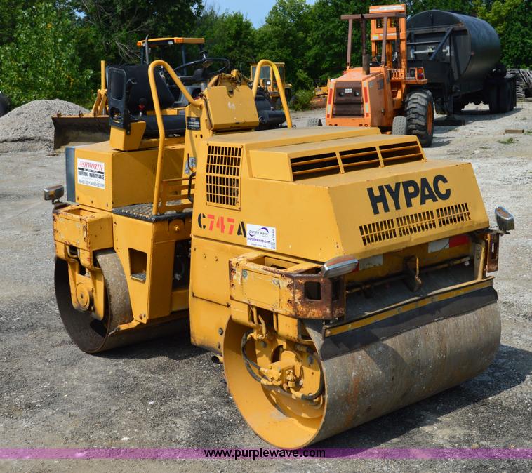 image for item H2840 Hypac C747A vibratory roller