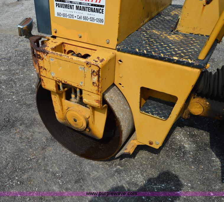 image for item H2840 Hypac C747A vibratory roller