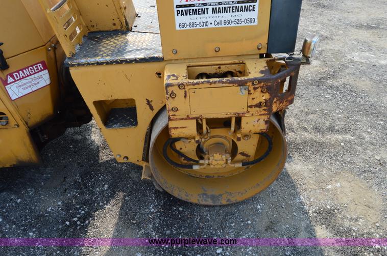 image for item H2840 Hypac C747A vibratory roller