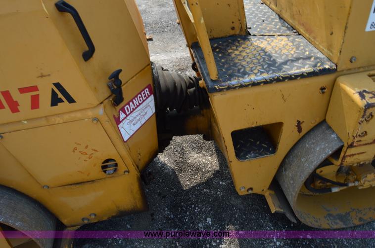 image for item H2840 Hypac C747A vibratory roller