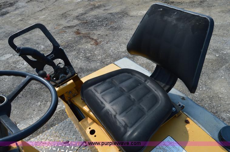 image for item H2840 Hypac C747A vibratory roller