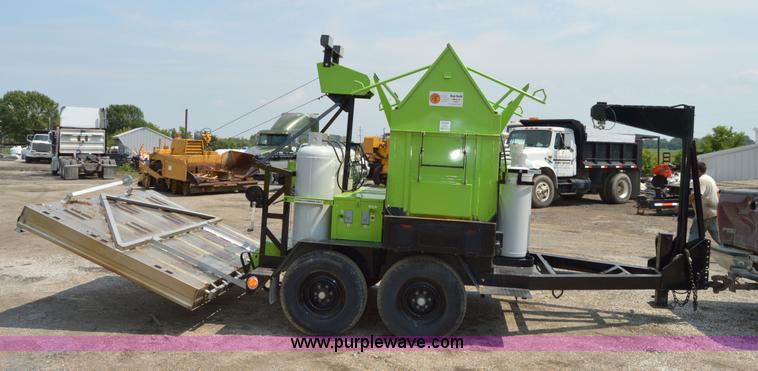 image for item H2842 2012 Raytech two ton mini combo infrared asphalt heater/reclaimer