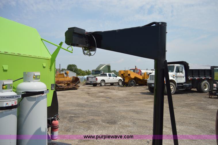 image for item H2842 2012 Raytech two ton mini combo infrared asphalt heater/reclaimer