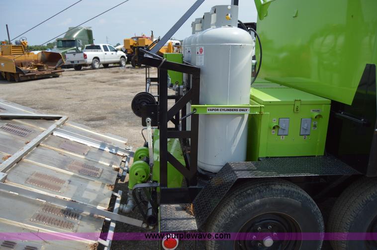 image for item H2842 2012 Raytech two ton mini combo infrared asphalt heater/reclaimer