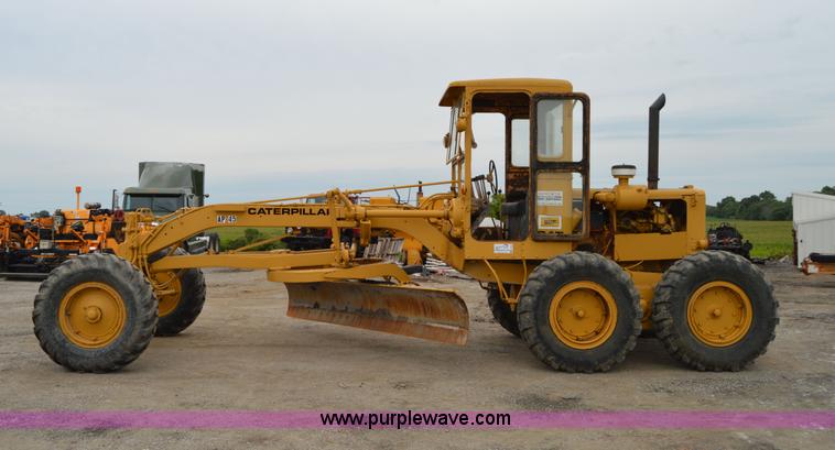 image for item H2846 1966 Caterpillar 112F rigid motor grader