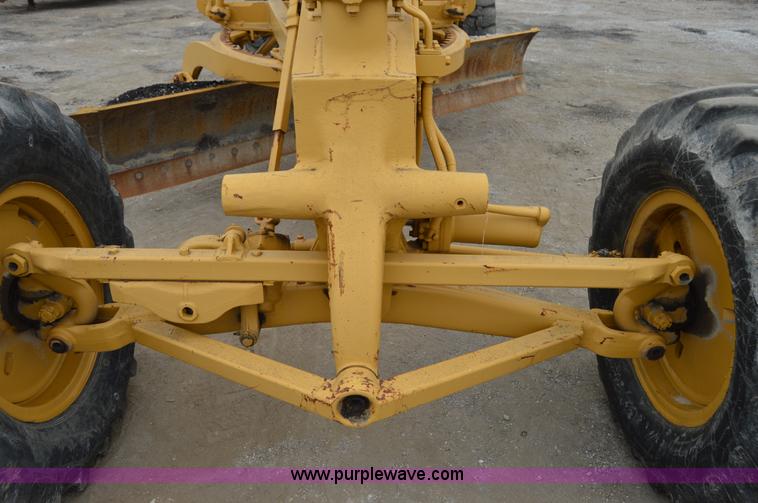 image for item H2846 1966 Caterpillar 112F rigid motor grader