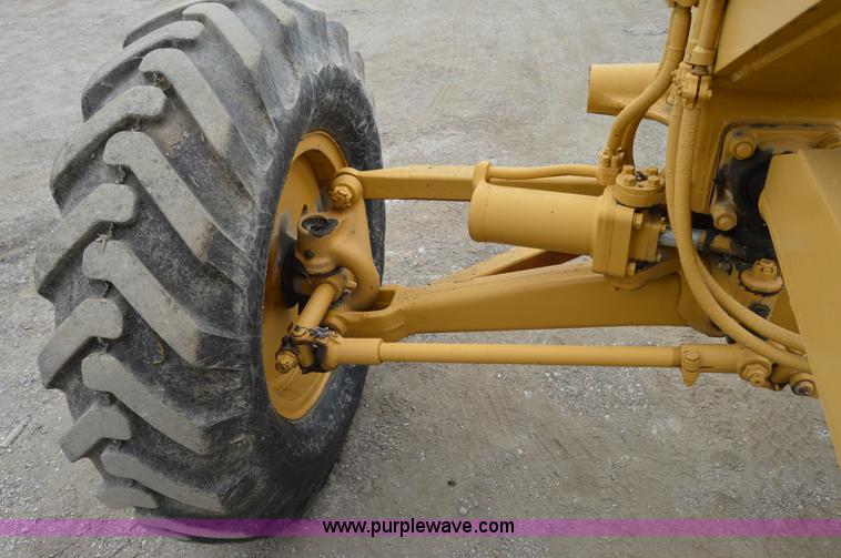 image for item H2846 1966 Caterpillar 112F rigid motor grader