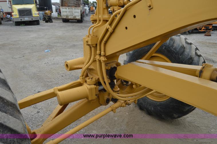 image for item H2846 1966 Caterpillar 112F rigid motor grader