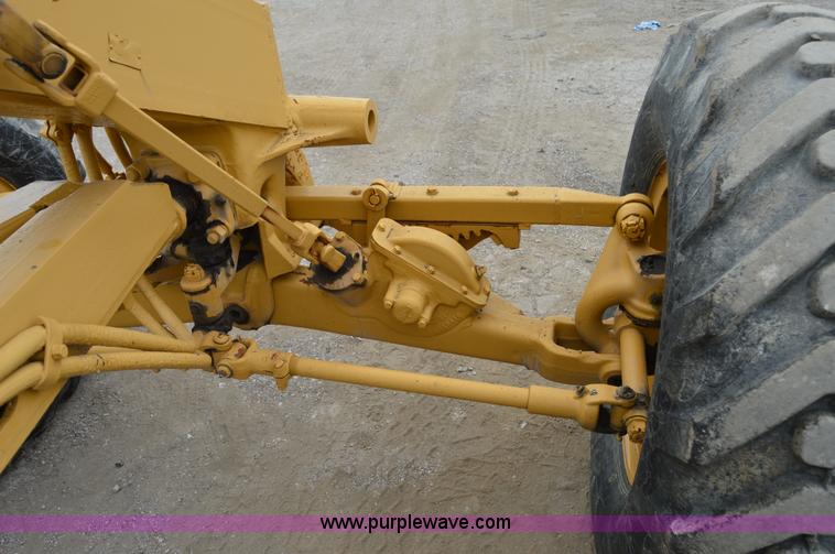 image for item H2846 1966 Caterpillar 112F rigid motor grader