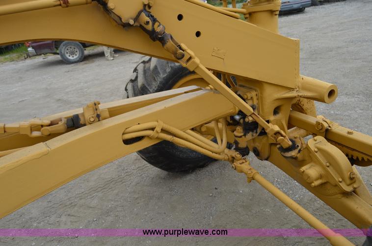 image for item H2846 1966 Caterpillar 112F rigid motor grader