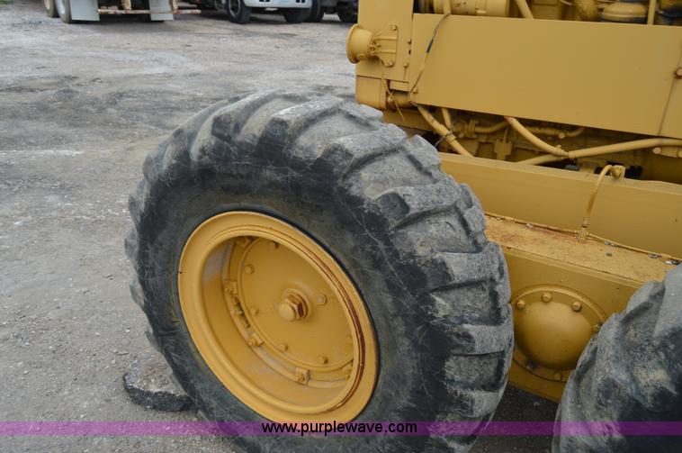 image for item H2846 1966 Caterpillar 112F rigid motor grader