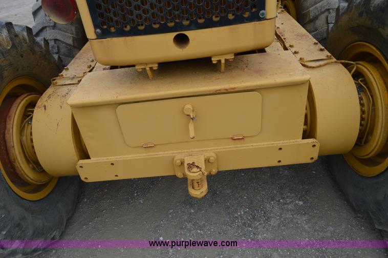 image for item H2846 1966 Caterpillar 112F rigid motor grader