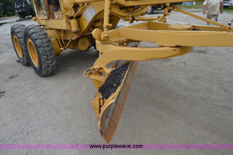 image for item H2846 1966 Caterpillar 112F rigid motor grader