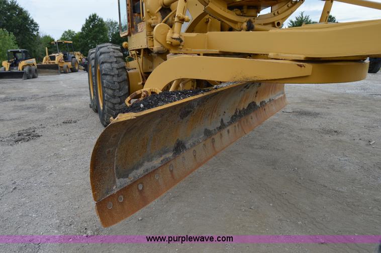 image for item H2846 1966 Caterpillar 112F rigid motor grader