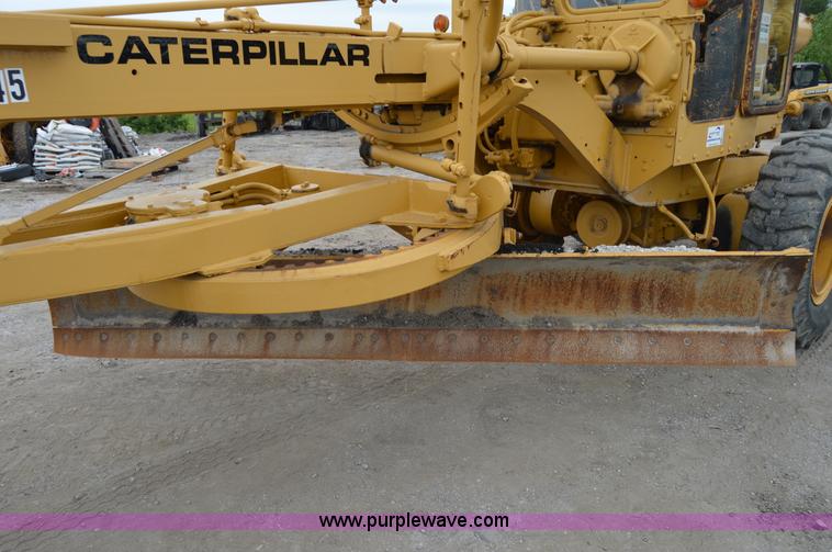 image for item H2846 1966 Caterpillar 112F rigid motor grader
