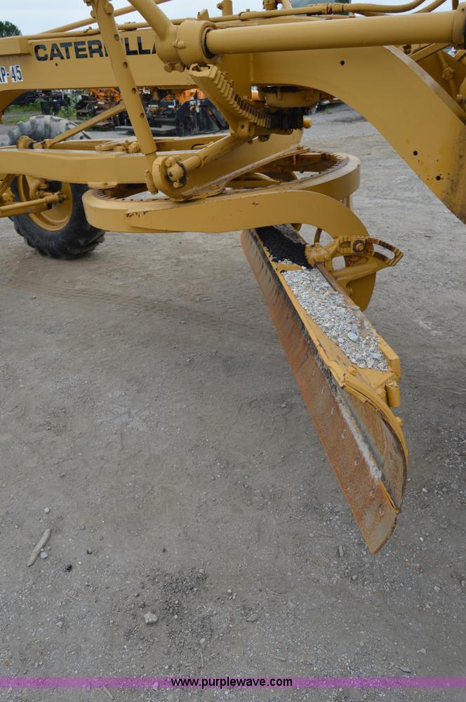 image for item H2846 1966 Caterpillar 112F rigid motor grader