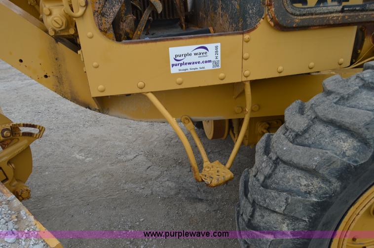 image for item H2846 1966 Caterpillar 112F rigid motor grader