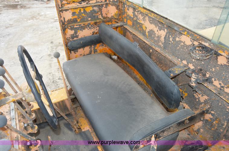 image for item H2846 1966 Caterpillar 112F rigid motor grader