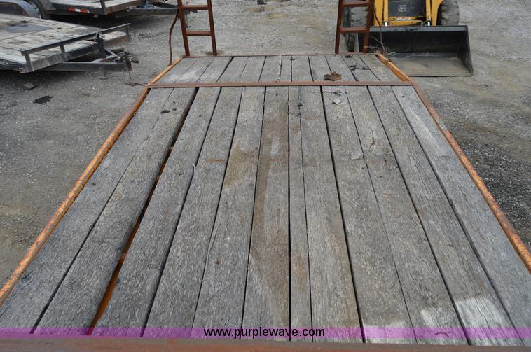 image for item H2847 1994 Econoline MP423DE trailer