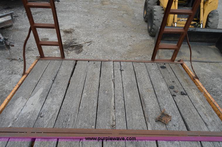 image for item H2847 1994 Econoline MP423DE trailer