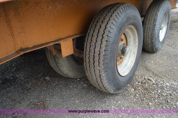 image for item H2847 1994 Econoline MP423DE trailer