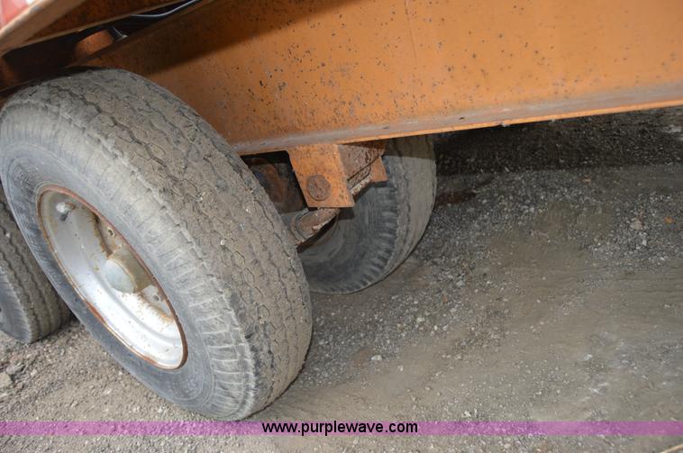 image for item H2847 1994 Econoline MP423DE trailer