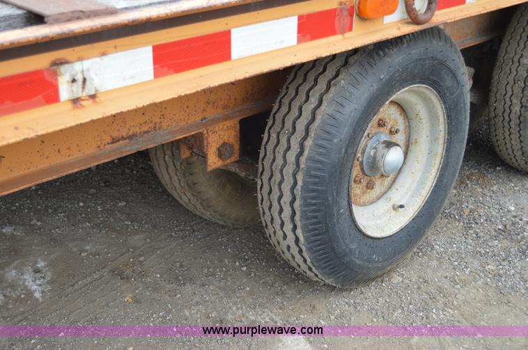 image for item H2847 1994 Econoline MP423DE trailer